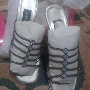 Vaneli karolina sandals size 8